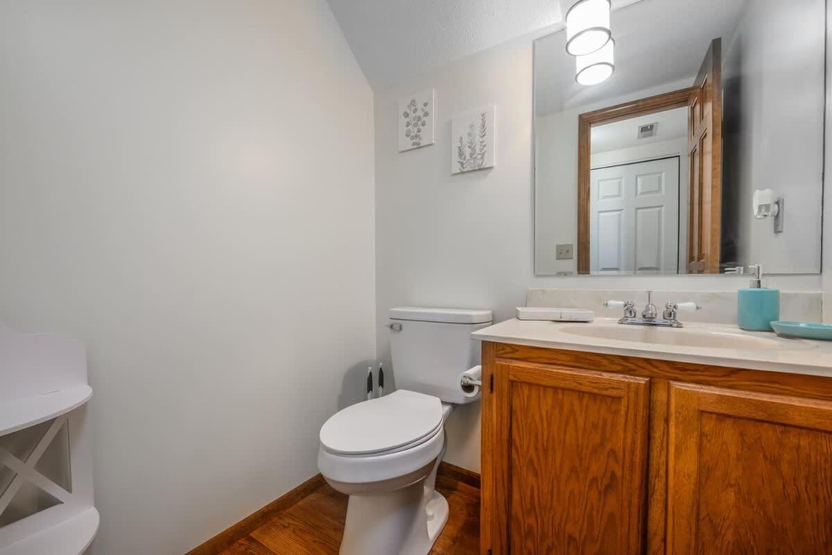 Family Friendly And Quite 2 Bedroom Condo Close To Fun Φορτ Γουέιν Εξωτερικό φωτογραφία