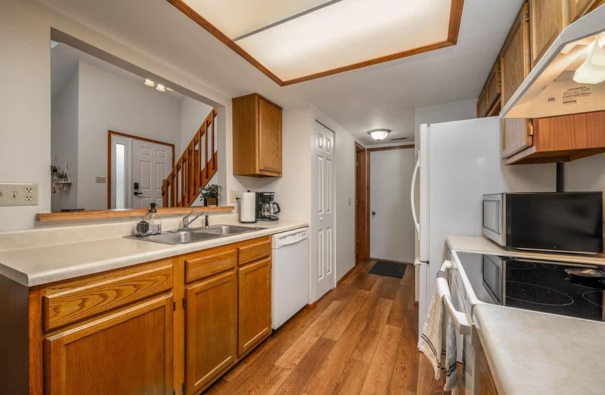 Family Friendly And Quite 2 Bedroom Condo Close To Fun Φορτ Γουέιν Εξωτερικό φωτογραφία