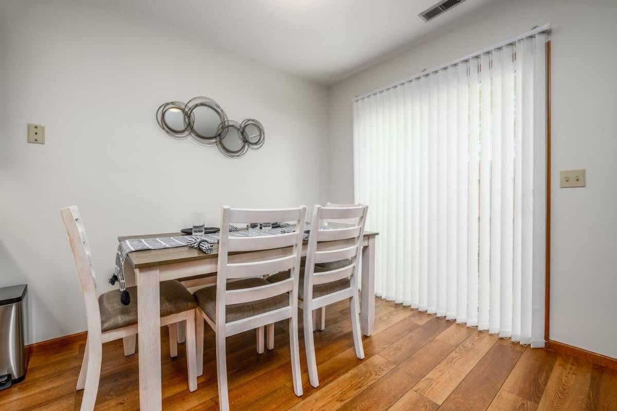 Family Friendly And Quite 2 Bedroom Condo Close To Fun Φορτ Γουέιν Εξωτερικό φωτογραφία