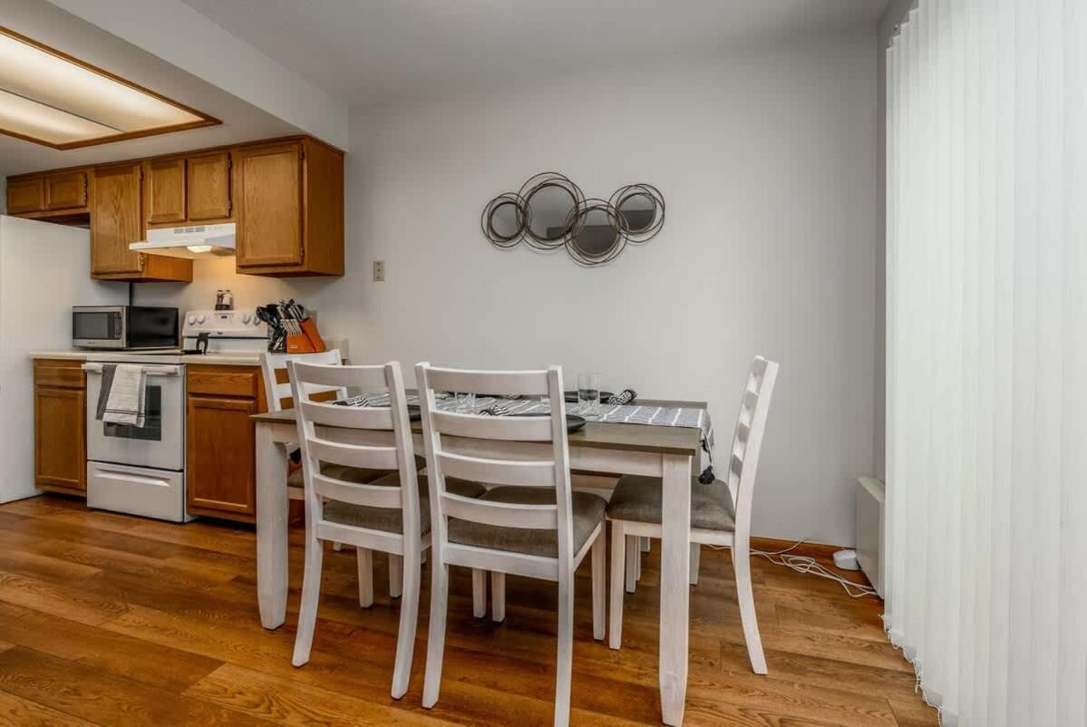 Family Friendly And Quite 2 Bedroom Condo Close To Fun Φορτ Γουέιν Εξωτερικό φωτογραφία