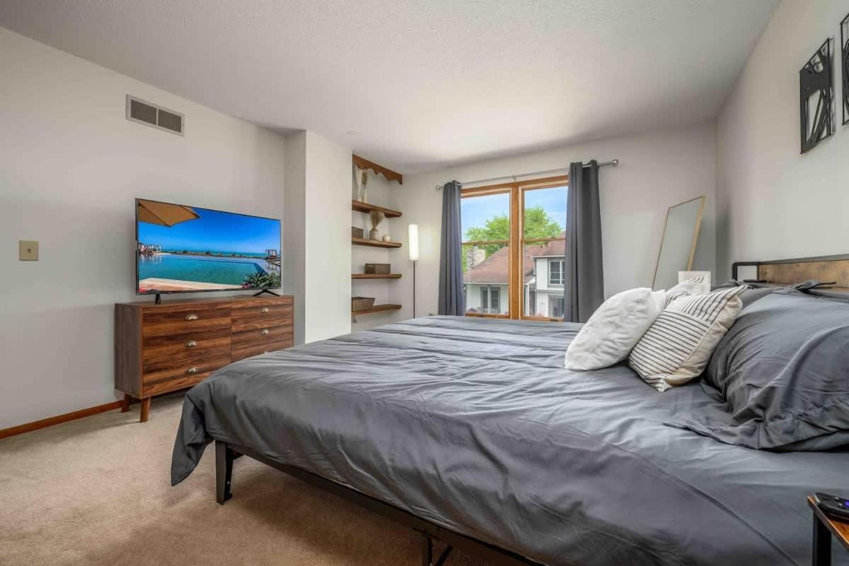 Family Friendly And Quite 2 Bedroom Condo Close To Fun Φορτ Γουέιν Εξωτερικό φωτογραφία